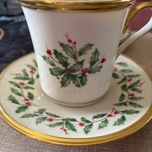 Lenox White and Green Holiday Teacup Set